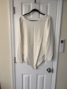 Old Navy Cream Long-Sleeve Scoop-Neck Bodysuit